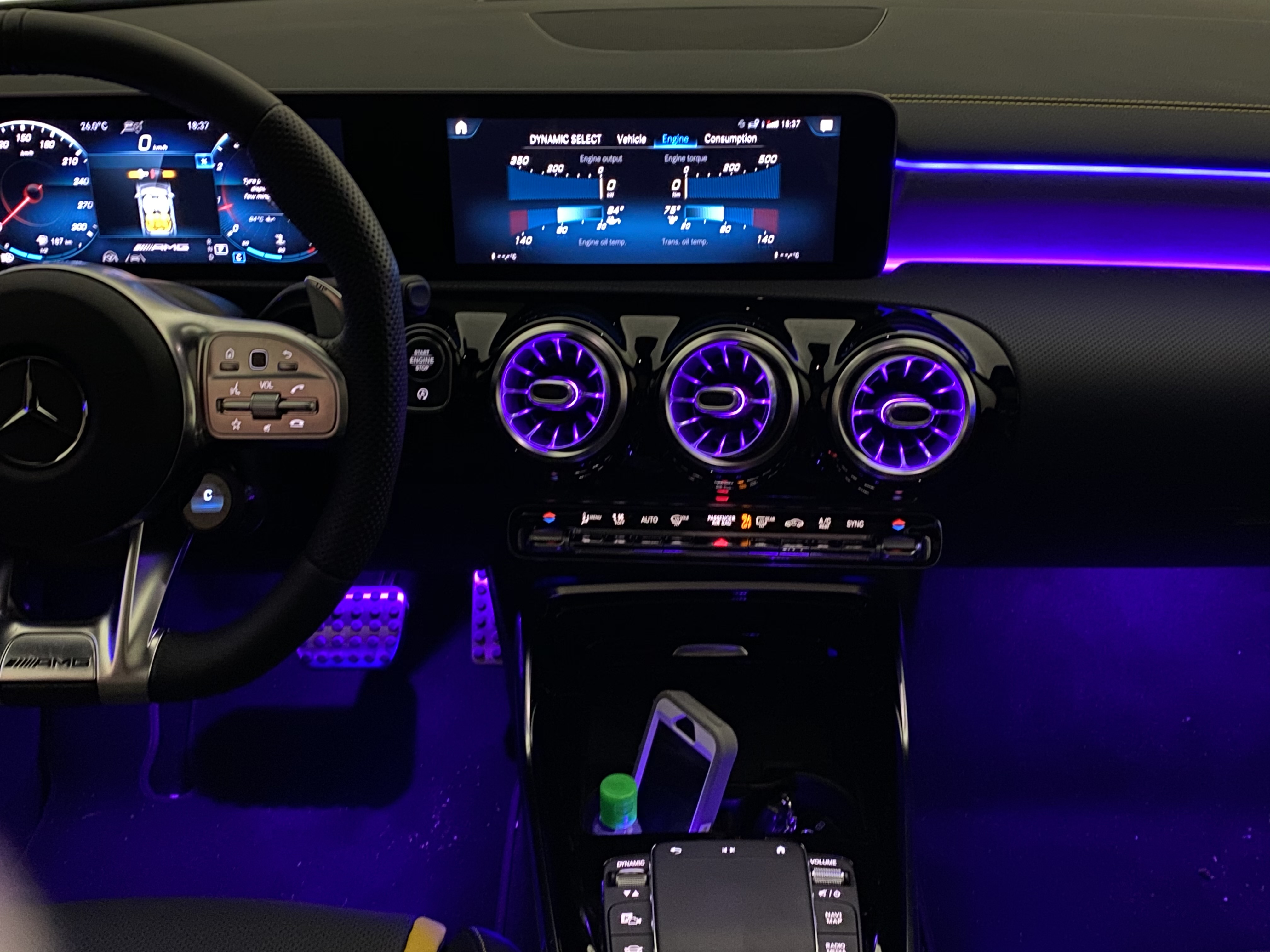 a45s_interior_front08.jpg
